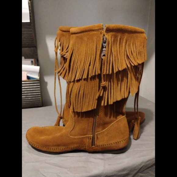 Minnetonka 2 Layer Fringe Suede Boots - Picture 3 of 5